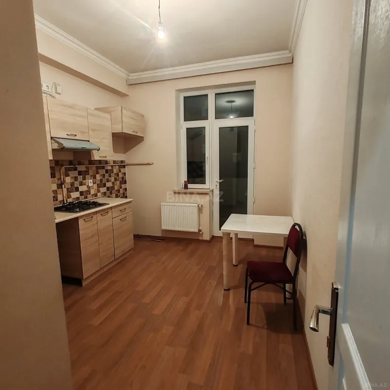 Kirayə verilir 4 otaqlı mənzil 99 m²