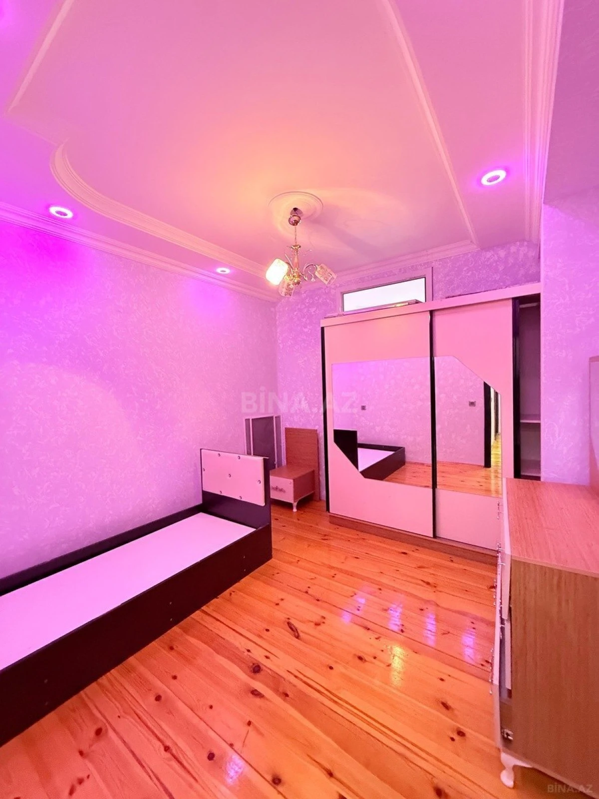 Satılır 3 otaqlı mənzil 110 m²