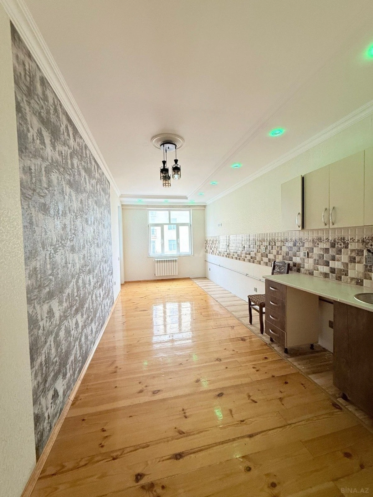 Satılır 3 otaqlı mənzil 110 m²