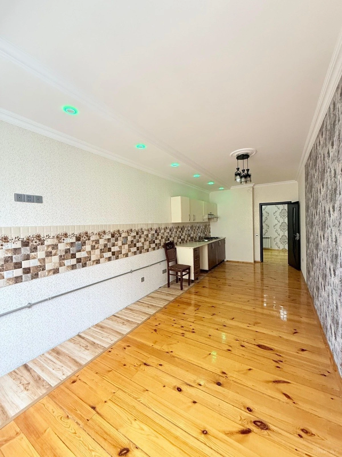 Satılır 3 otaqlı mənzil 110 m²