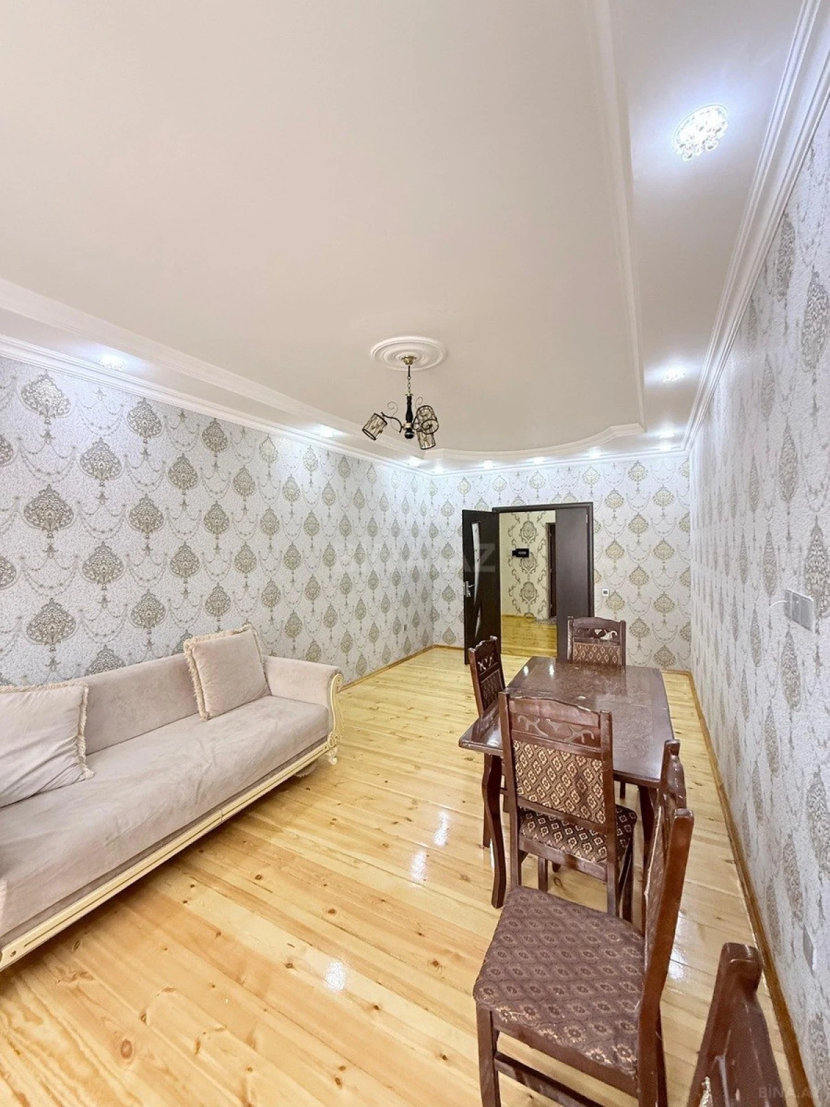 Satılır 3 otaqlı mənzil 110 m²