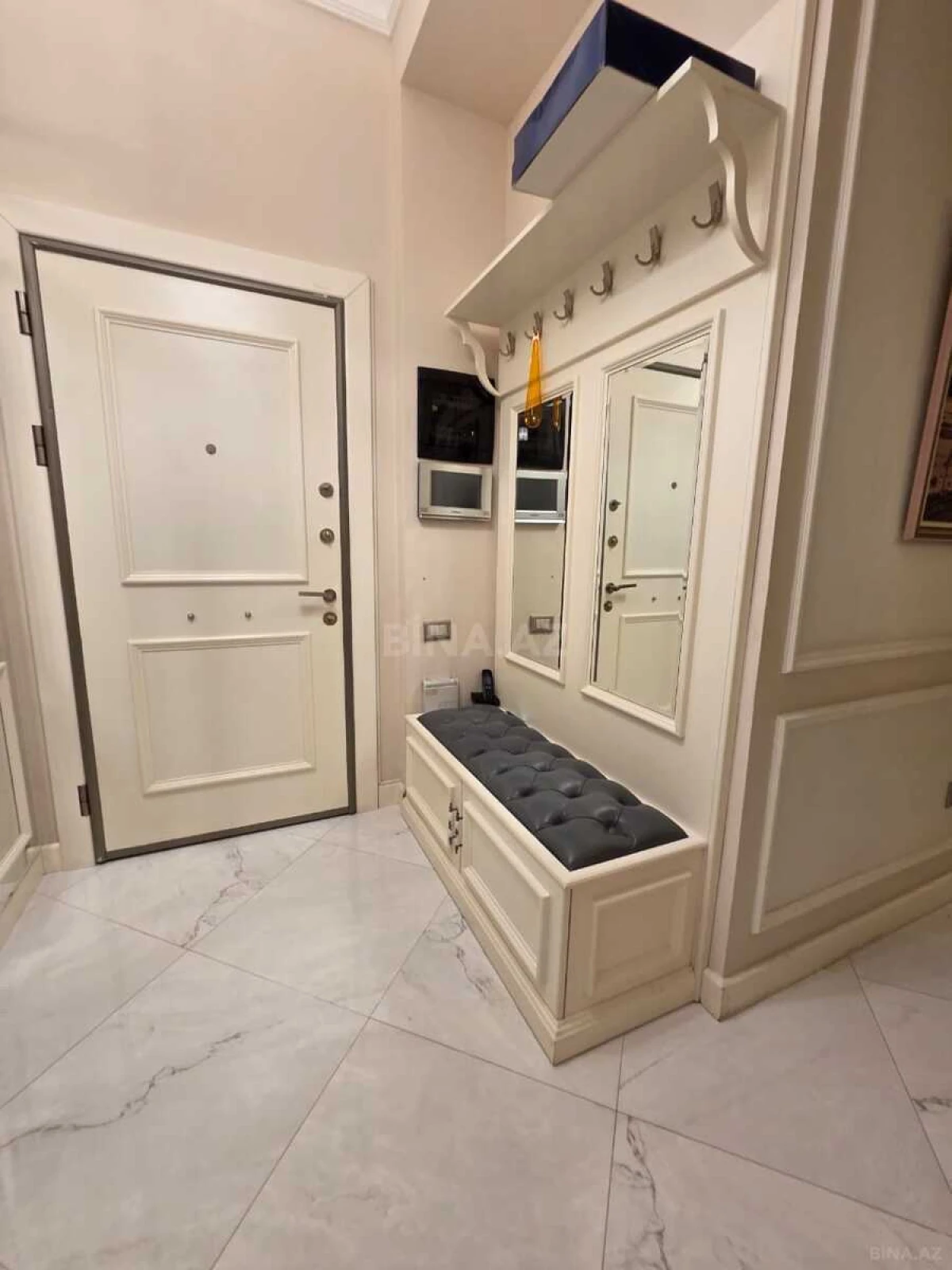 Kirayə verilir 3 otaqlı mənzil 111 m²