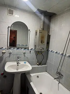 Kirayə verilir 2 otaqlı mənzil 75 m²