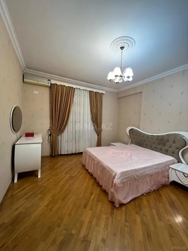 Satılır 3 otaqlı mənzil 114 m²