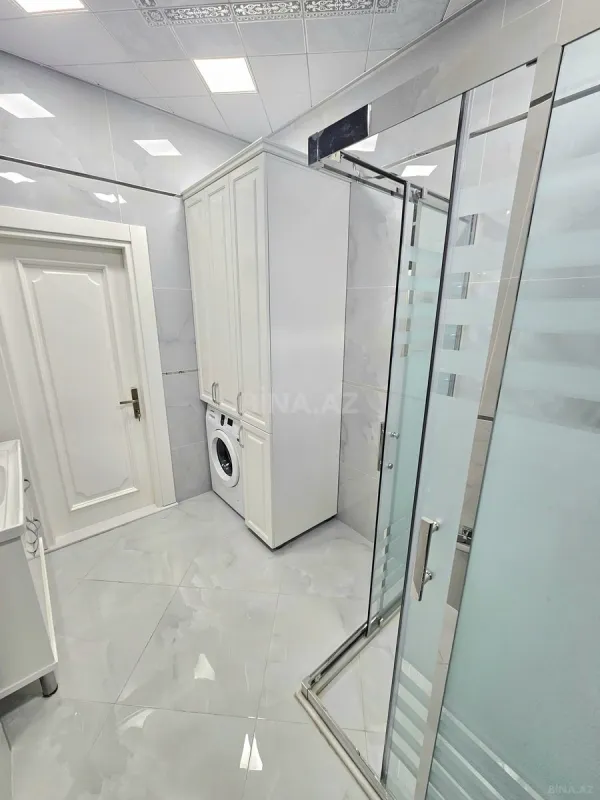 Kirayə verilir 2 otaqlı mənzil 105 m²