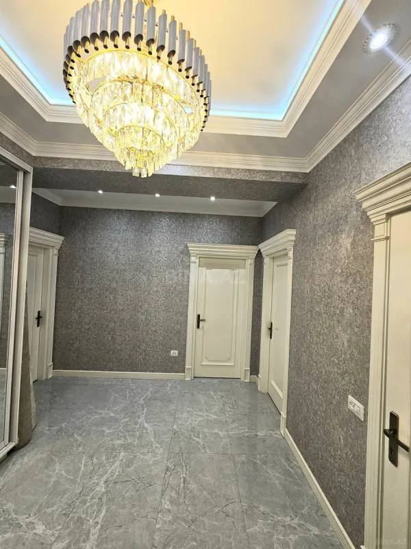 Kirayə verilir 2 otaqlı mənzil 105 m²
