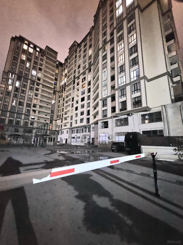 Kirayə verilir 2 otaqlı mənzil 105 m²