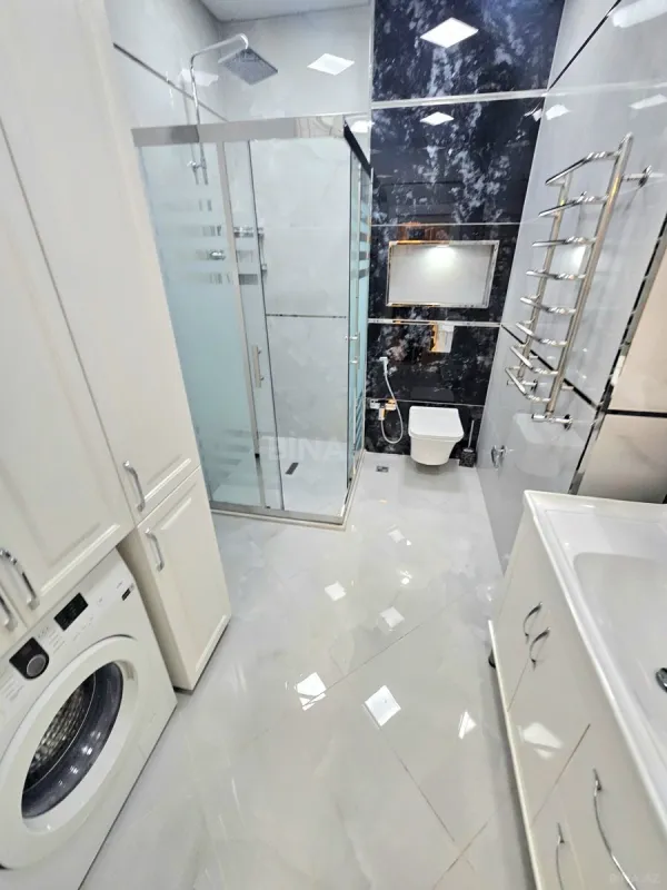 Kirayə verilir 2 otaqlı mənzil 105 m²