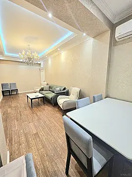 Kirayə verilir 2 otaqlı mənzil 105 m²