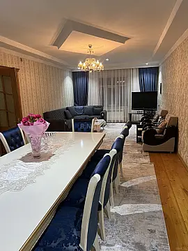 Satılır 4 otaqlı həyət evi 320 m²