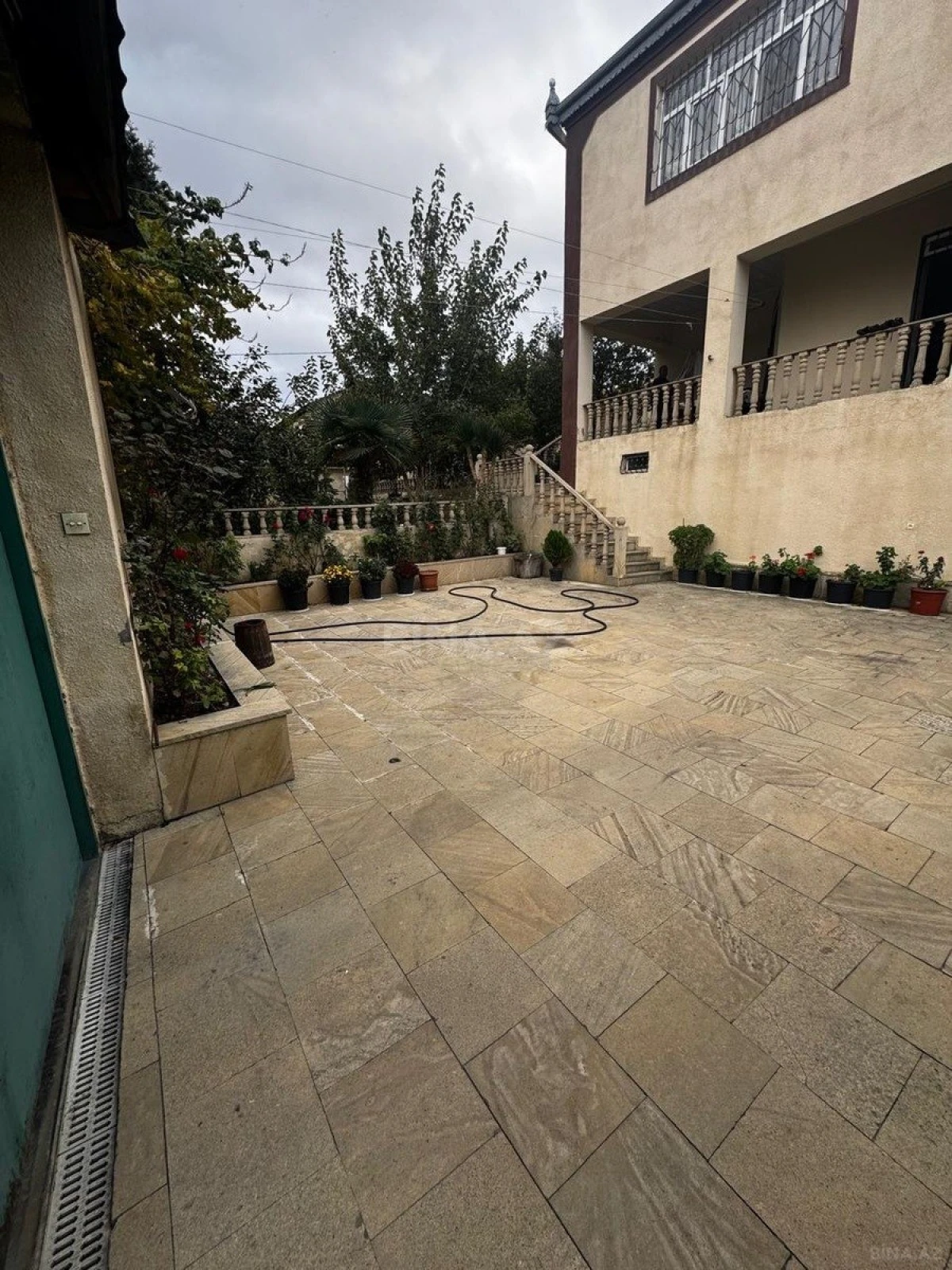 Satılır 4 otaqlı həyət evi 320 m²