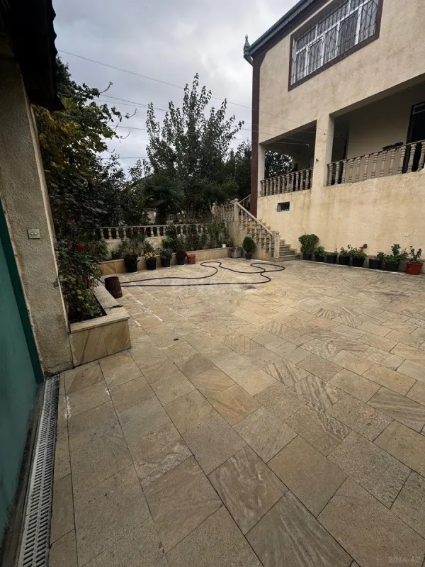 Satılır 4 otaqlı həyət evi 320 m²