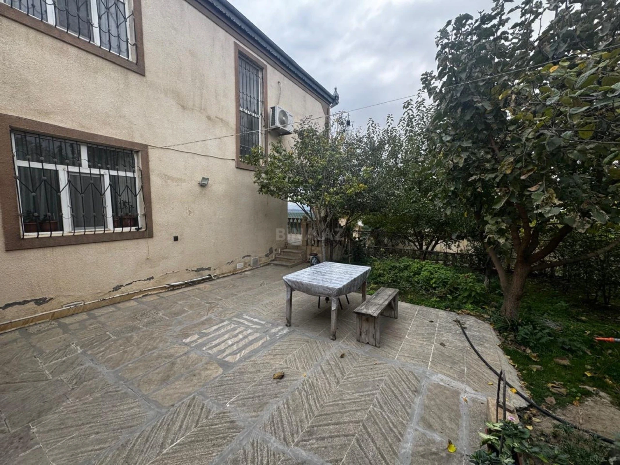 Satılır 4 otaqlı həyət evi 320 m²