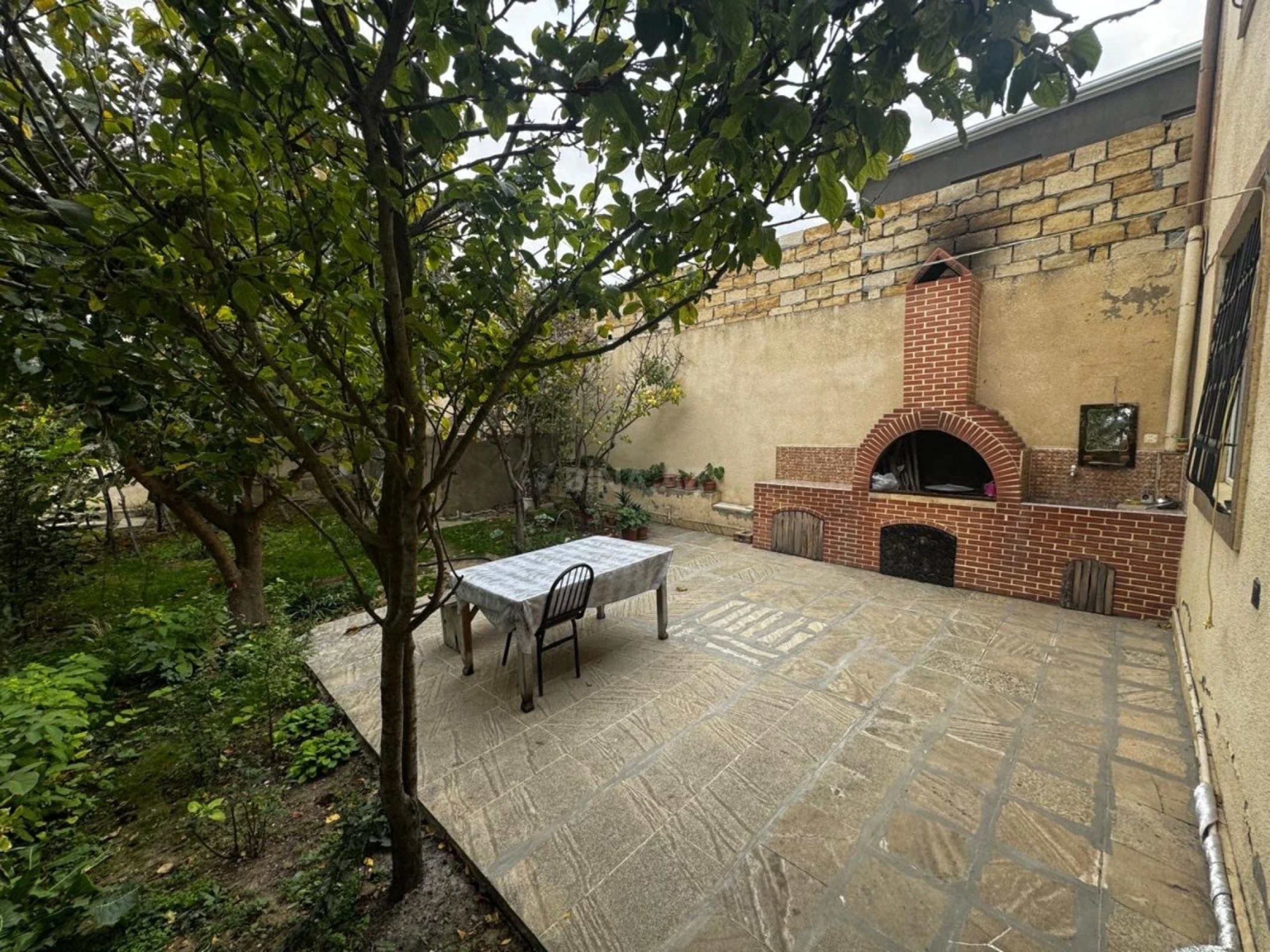 Satılır 4 otaqlı həyət evi 320 m²