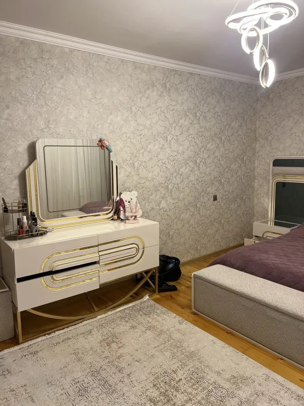 Satılır 4 otaqlı həyət evi 320 m²