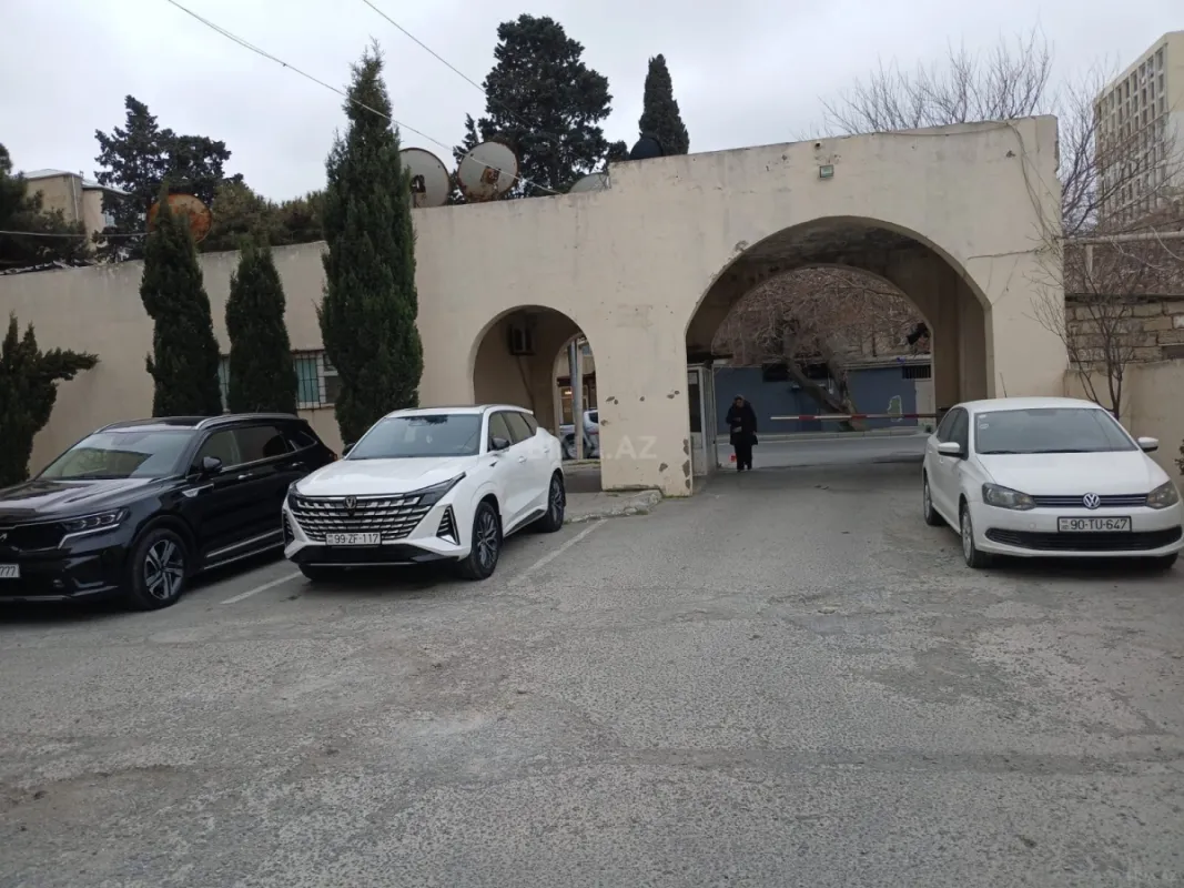 Satılır 3 otaqlı mənzil 105 m²