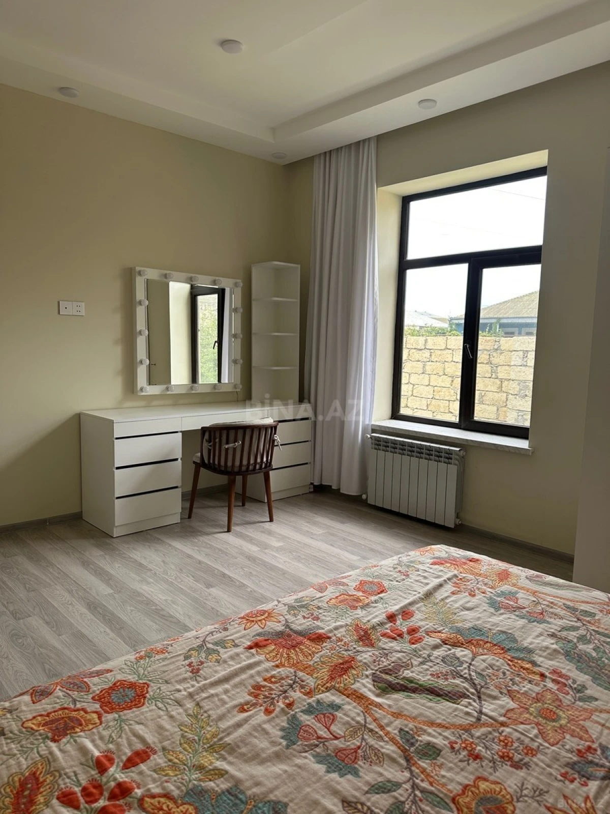 Satılır 4 otaqlı həyət evi 200 m²