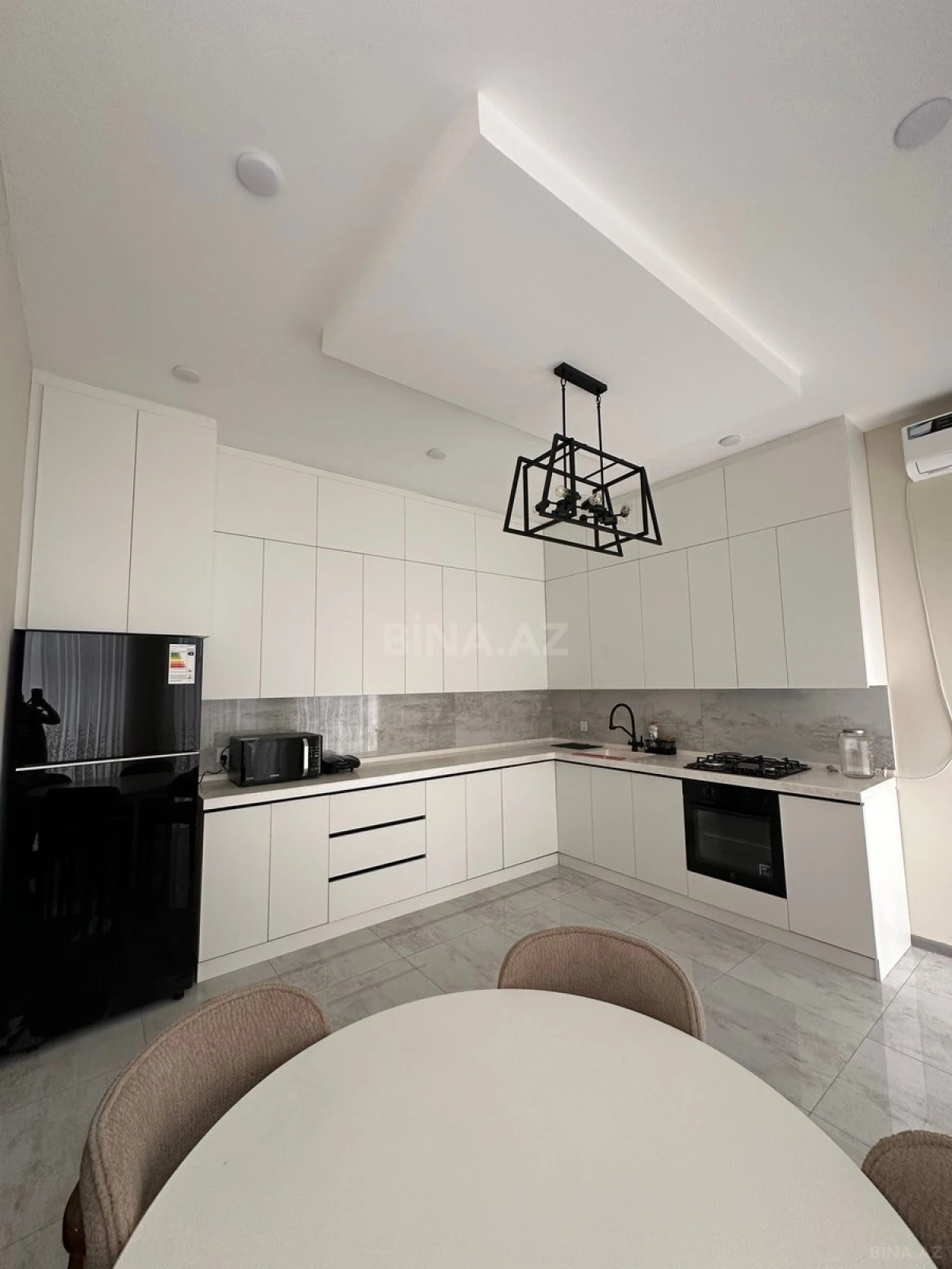 Satılır 4 otaqlı həyət evi 200 m²