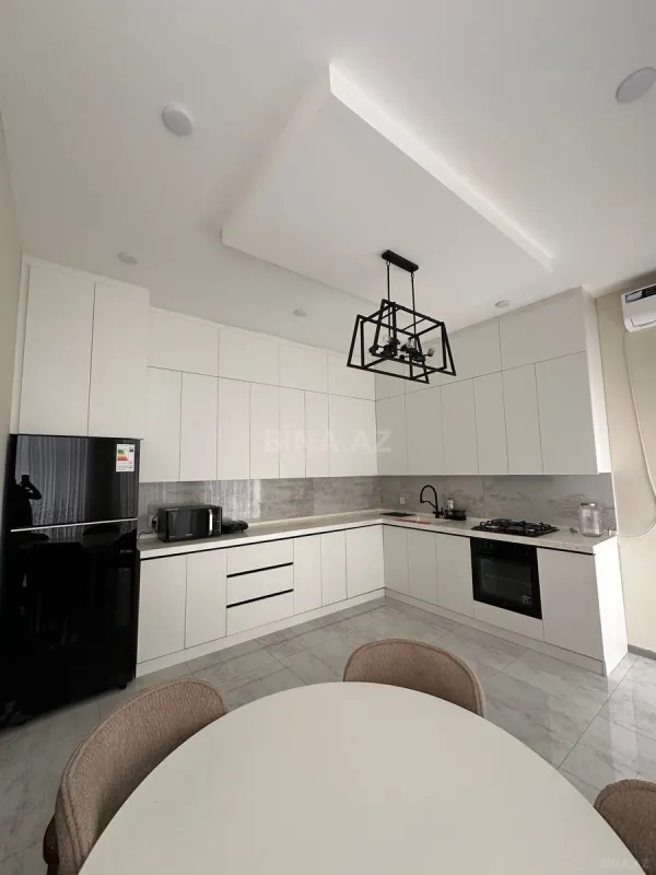 Satılır 4 otaqlı həyət evi 200 m²