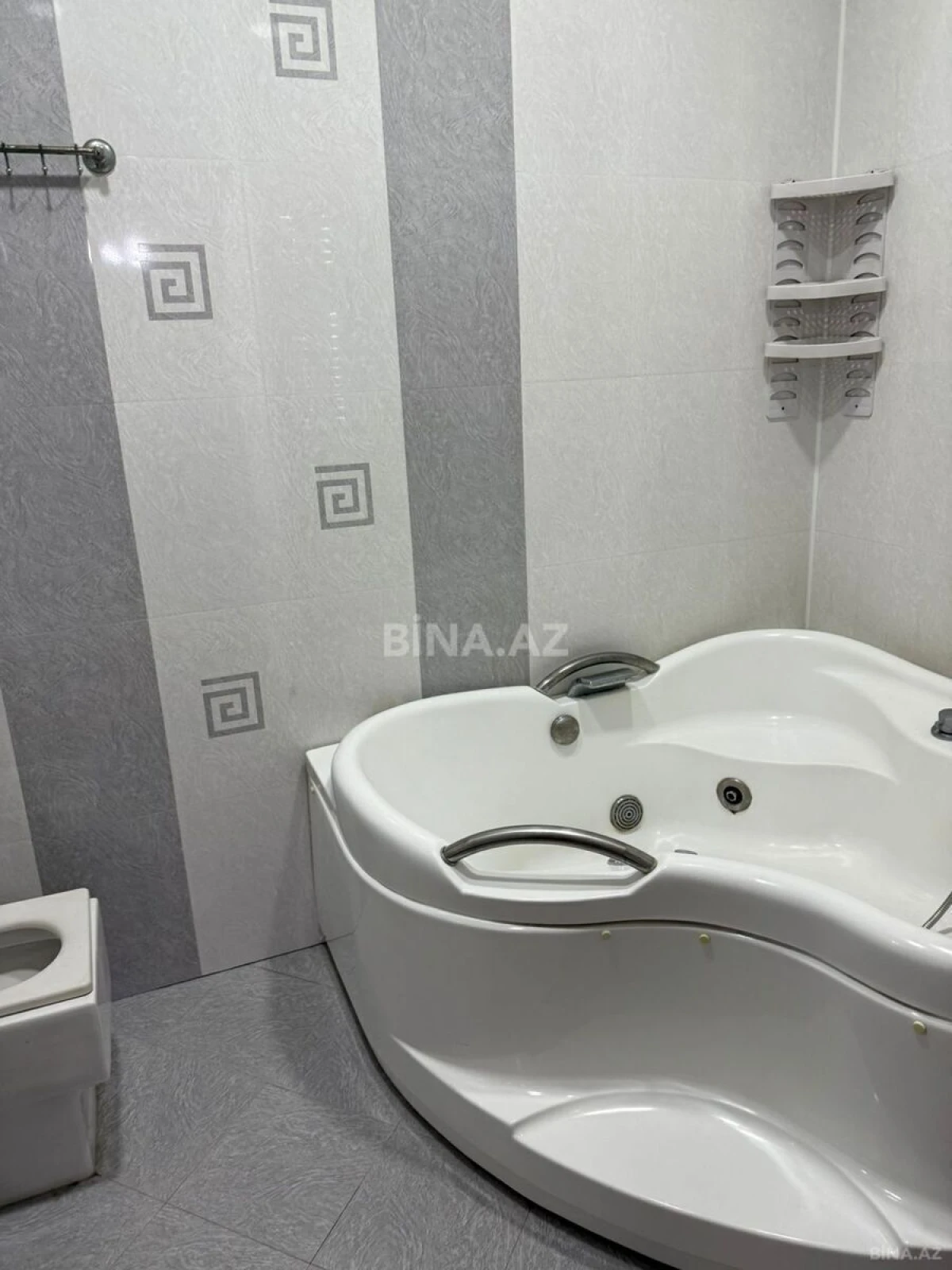 Kirayə verilir 3 otaqlı mənzil 102 m²