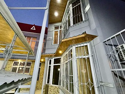 Satılır 8 otaqlı həyət evi 300 m²