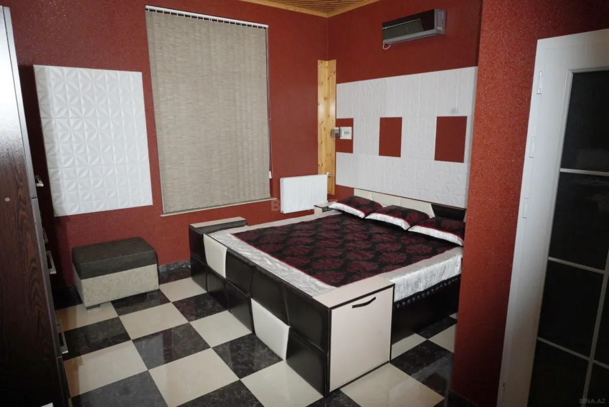 Satılır 8 otaqlı həyət evi 300 m²