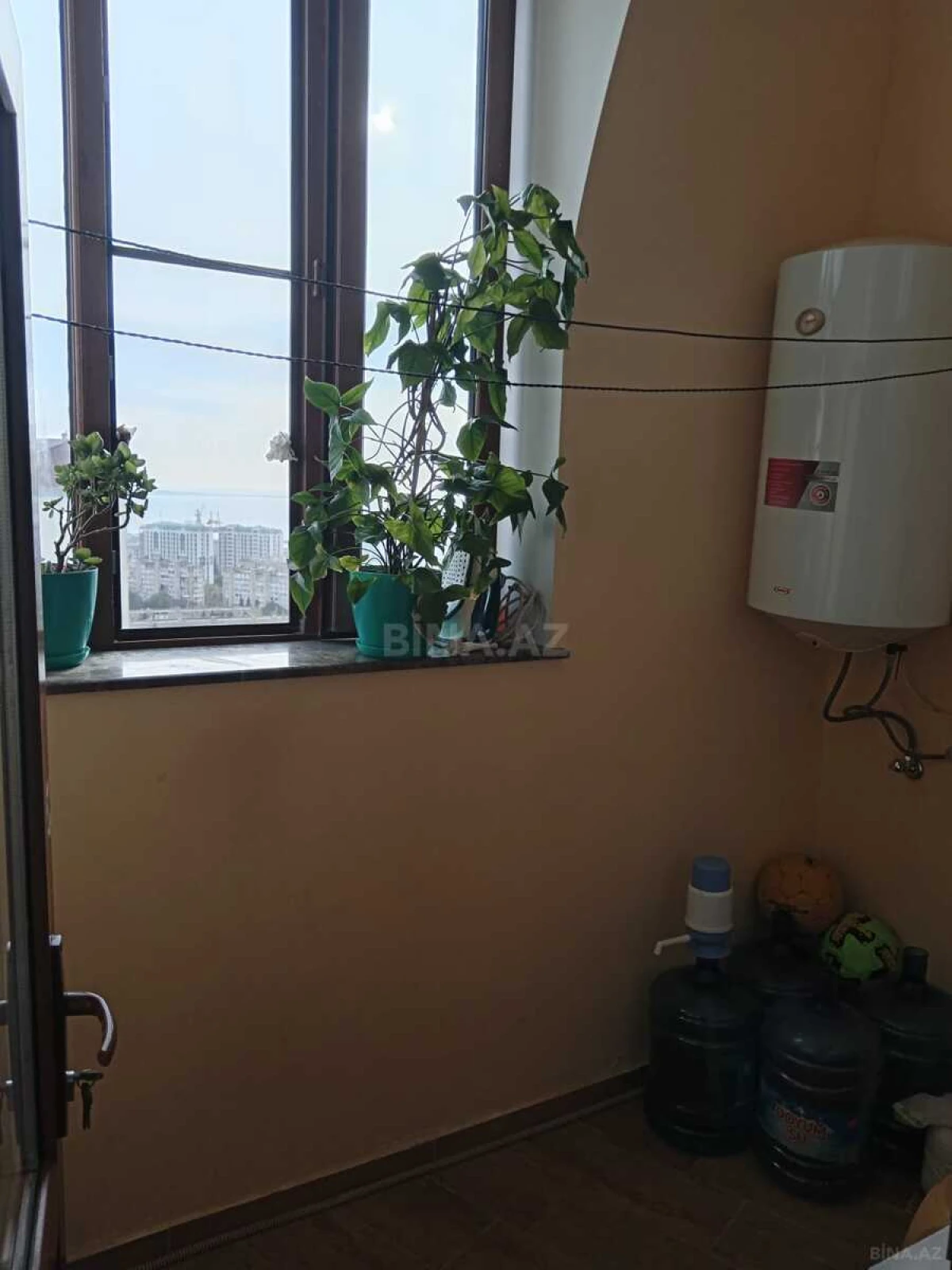 Satılır 3 otaqlı mənzil 105 m²