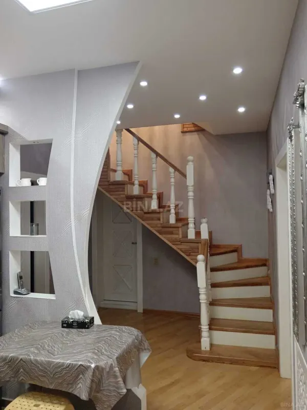 Satılır 3 otaqlı mənzil 105 m²