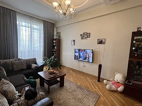 Satılır 2 otaqlı mənzil 82 m²