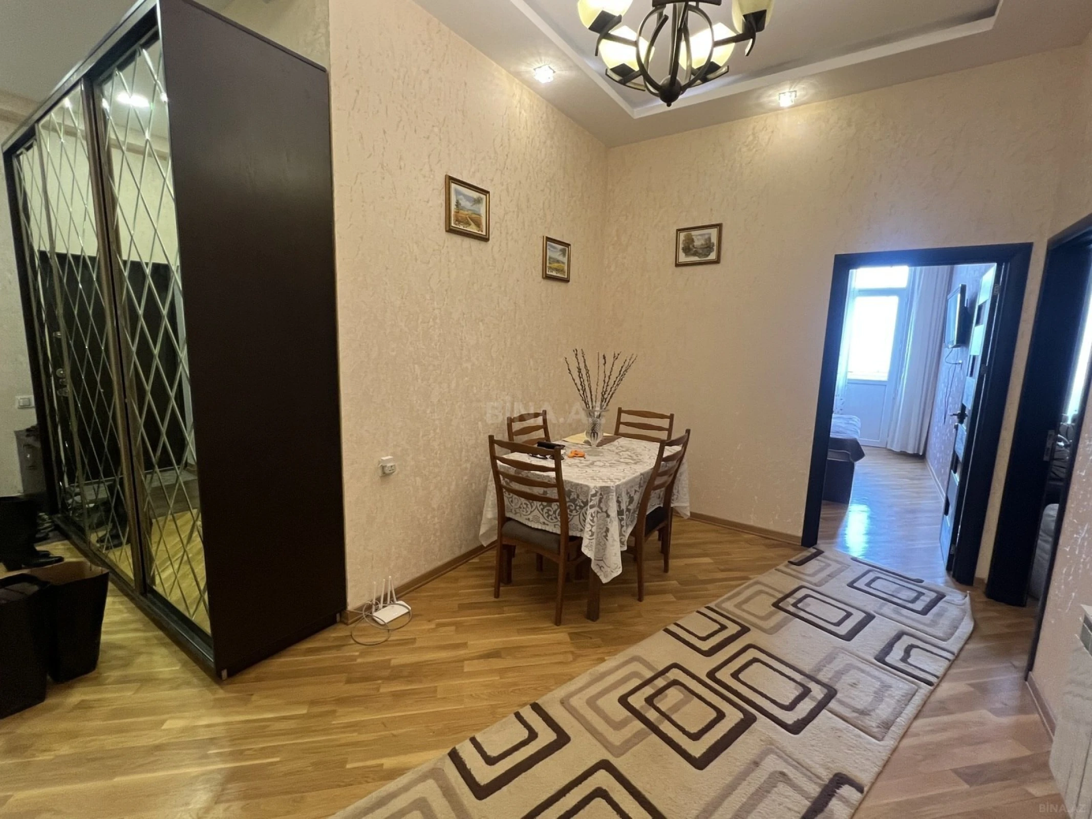 Satılır 2 otaqlı mənzil 82 m²
