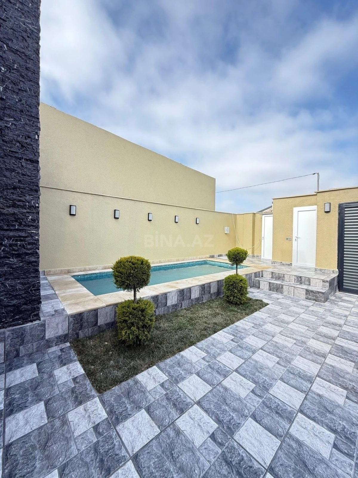 Satılır 3 otaqlı həyət evi 100 m²