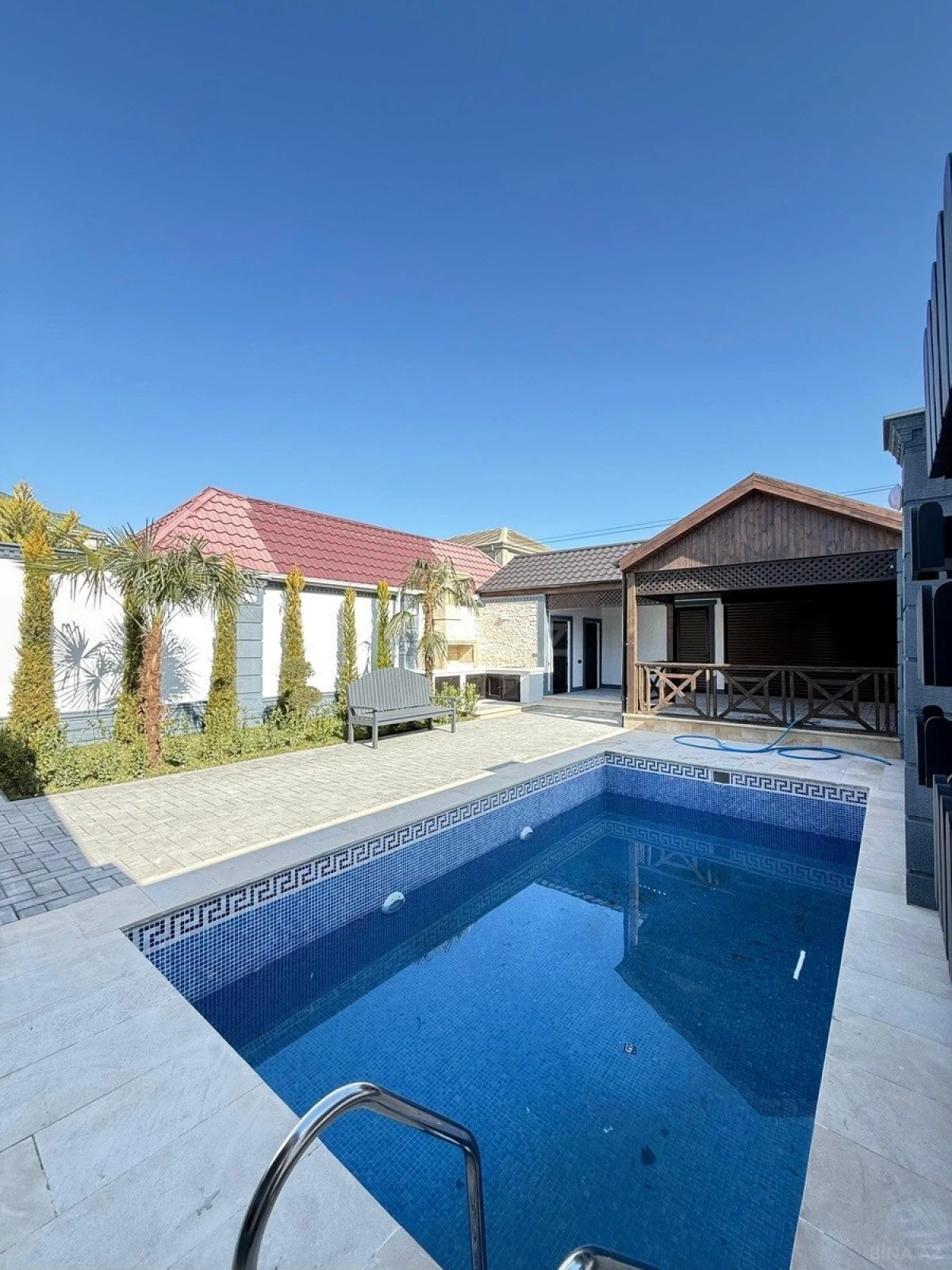 Satılır 4 otaqlı həyət evi 140 m²