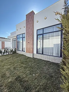 Satılır 4 otaqlı həyət evi 150 m²