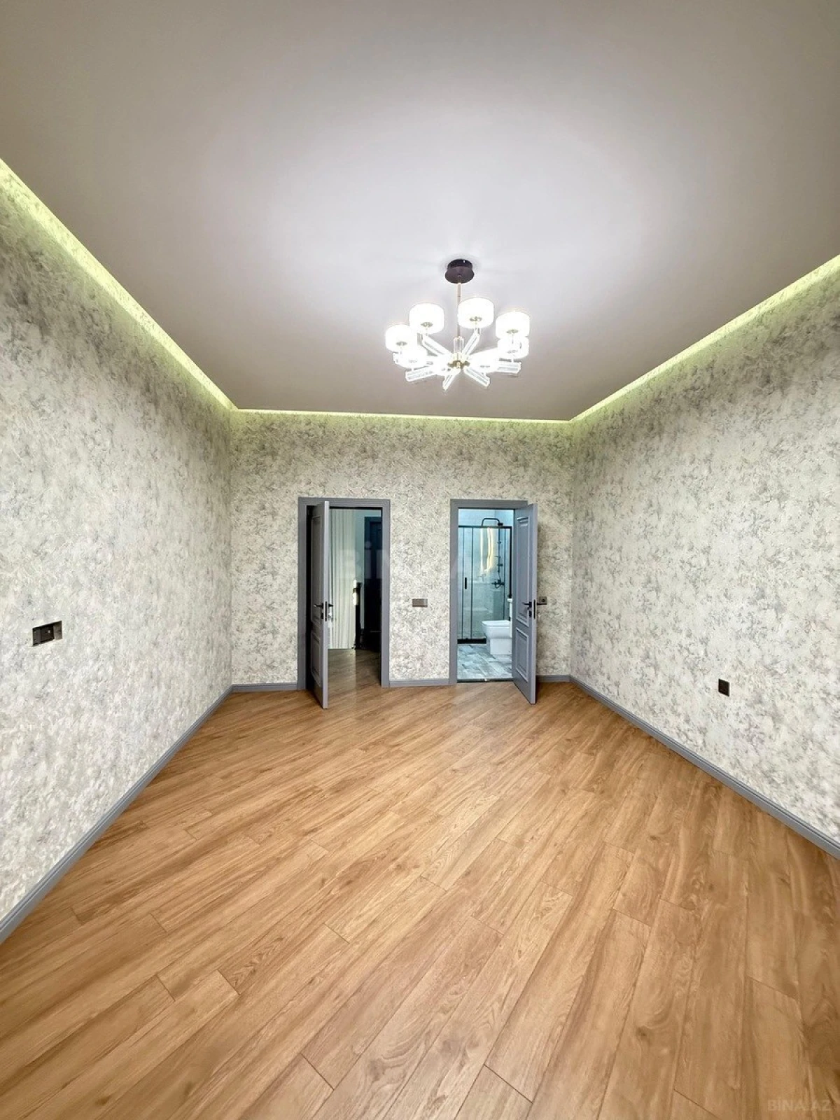 Satılır 5 otaqlı həyət evi 240 m²