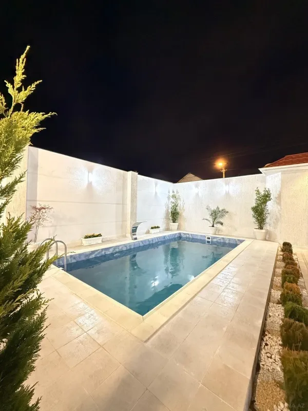 Satılır 5 otaqlı həyət evi 240 m²