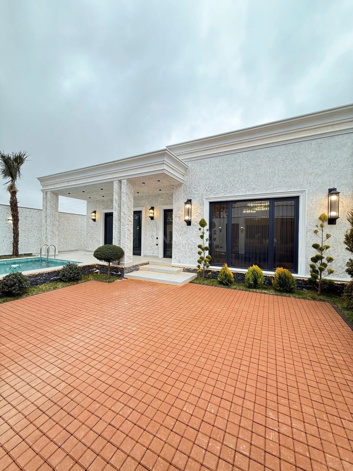 Satılır 4 otaqlı həyət evi 140 m²