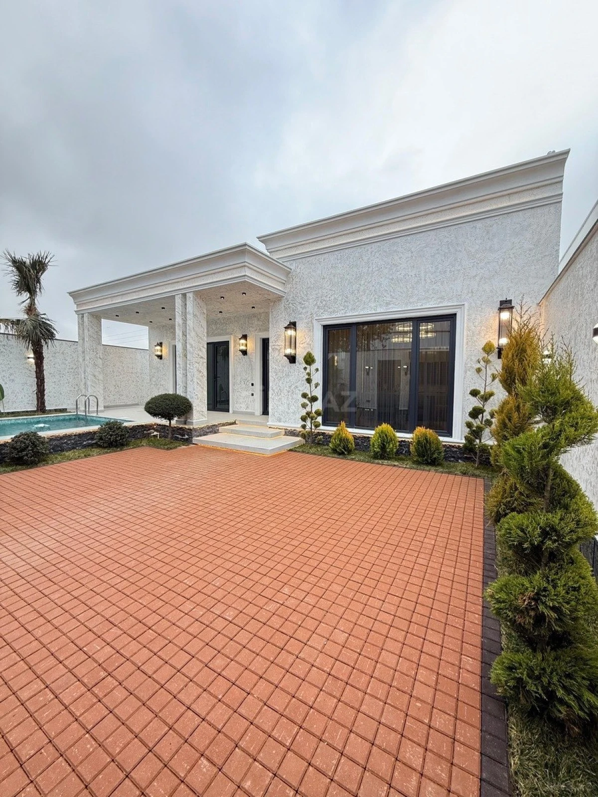 Satılır 4 otaqlı həyət evi 140 m²