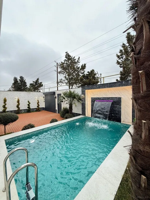 Satılır 4 otaqlı həyət evi 140 m²