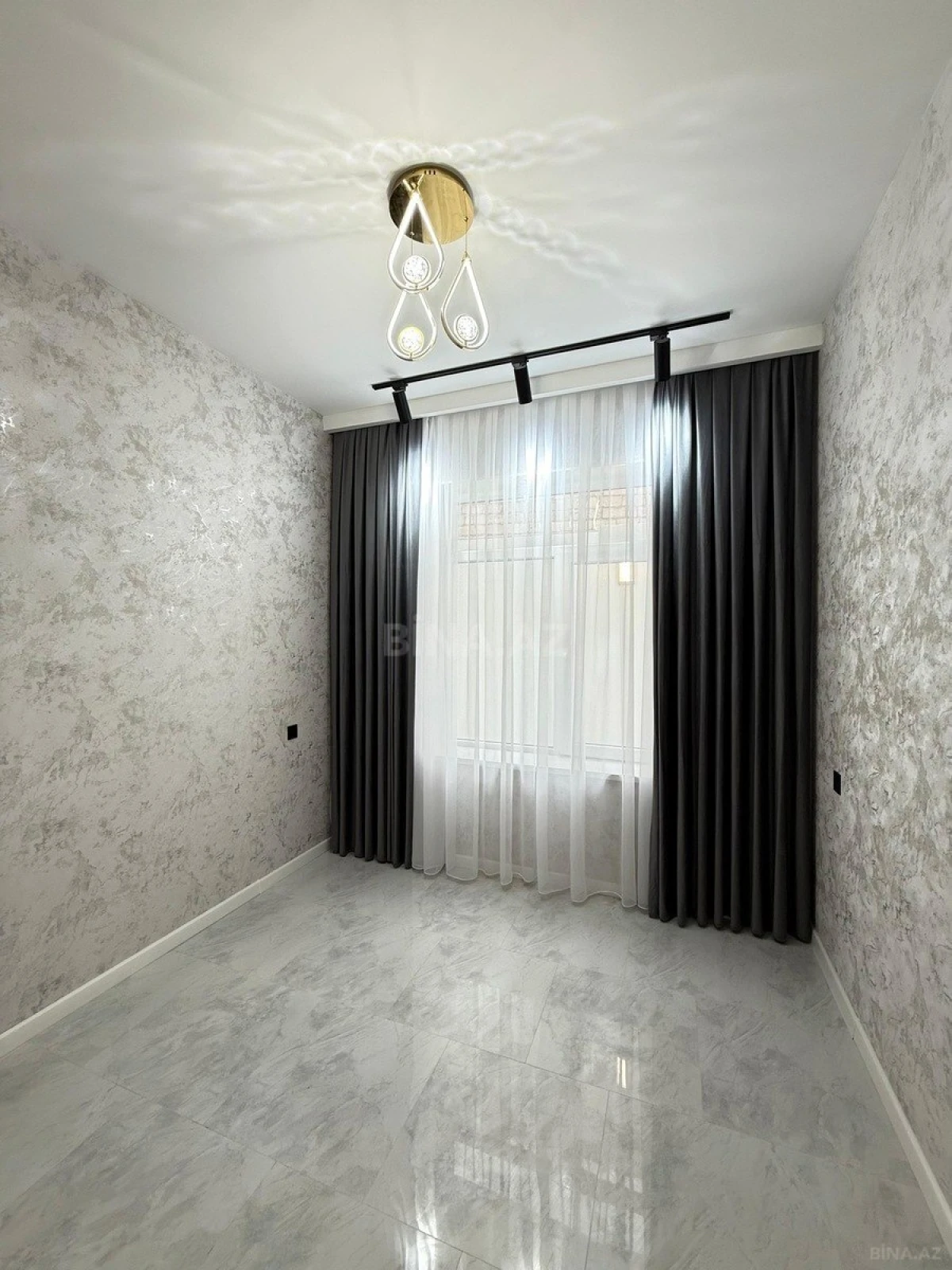 Satılır 4 otaqlı həyət evi 140 m²