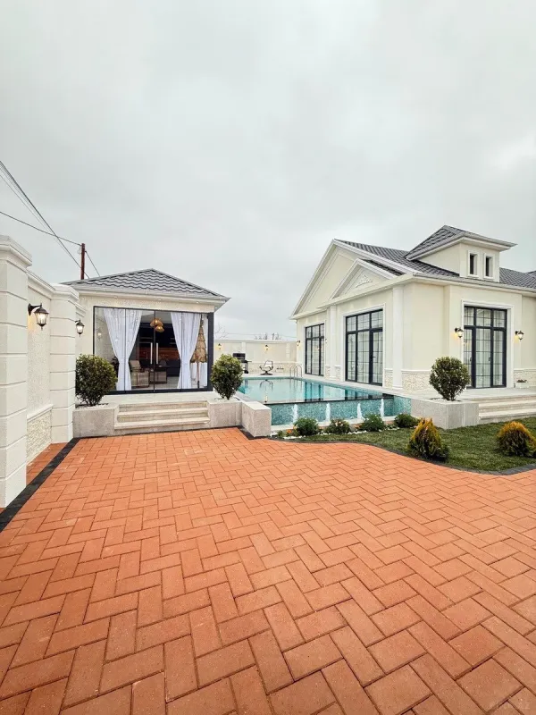 Satılır 5 otaqlı həyət evi 210 m²