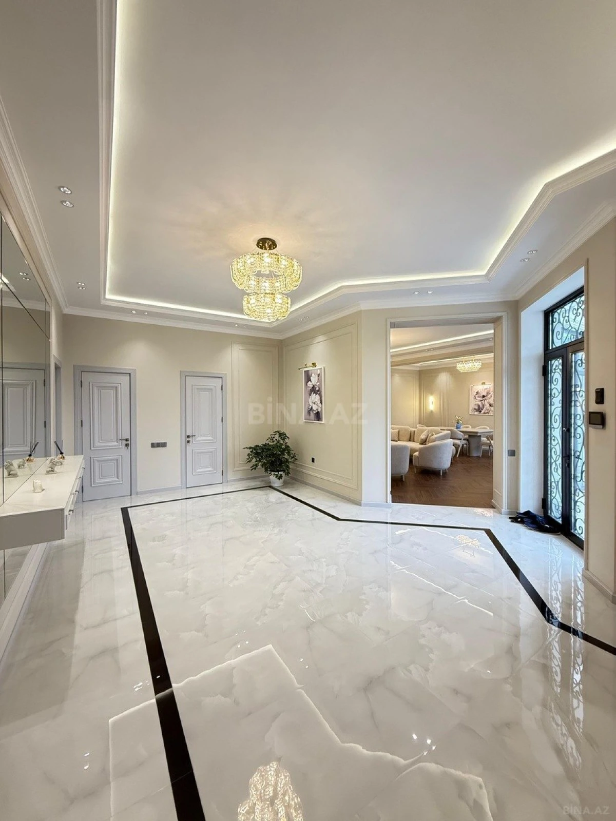 Satılır 5 otaqlı həyət evi 210 m²