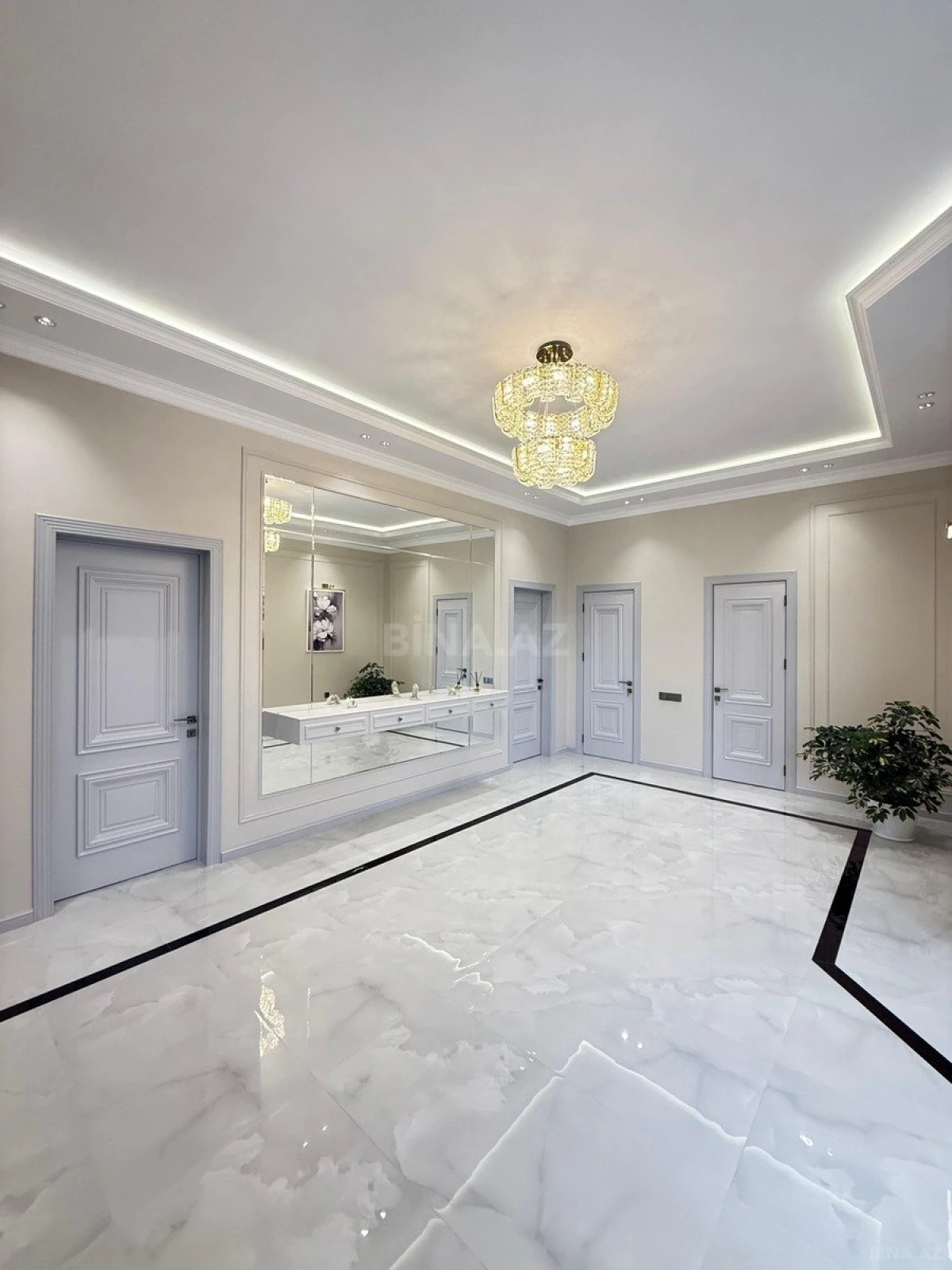 Satılır 5 otaqlı həyət evi 210 m²