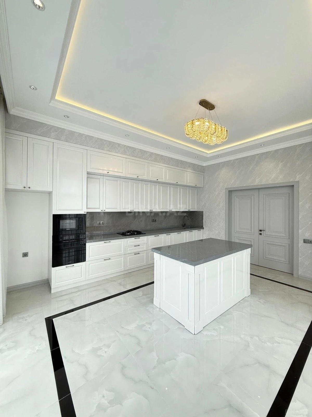 Satılır 5 otaqlı həyət evi 210 m²