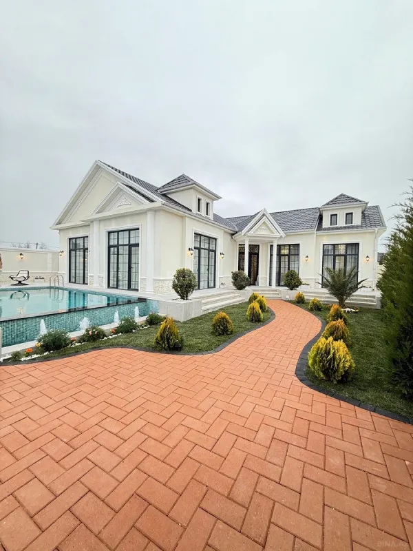 Satılır 5 otaqlı həyət evi 210 m²