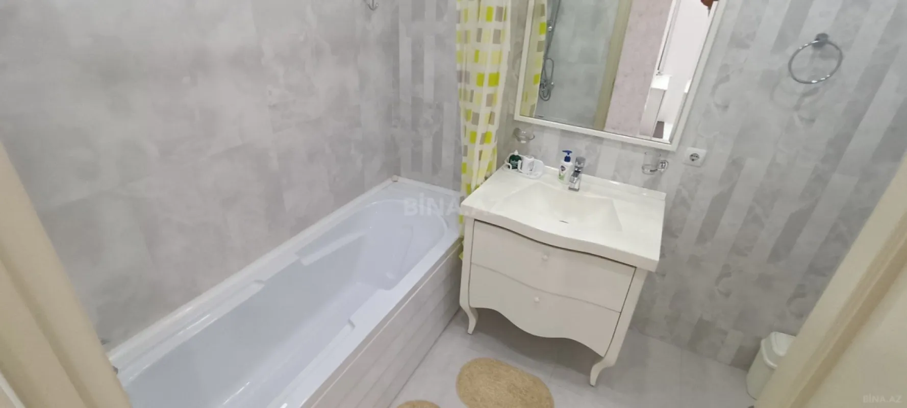 Kirayə verilir 2 otaqlı mənzil 100 m²