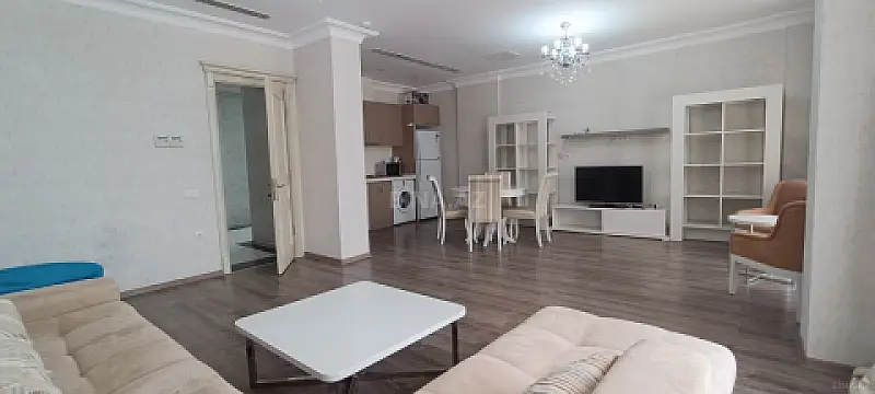 Kirayə verilir 2 otaqlı mənzil 100 m²