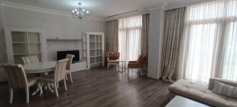 Kirayə verilir 2 otaqlı mənzil 100 m²