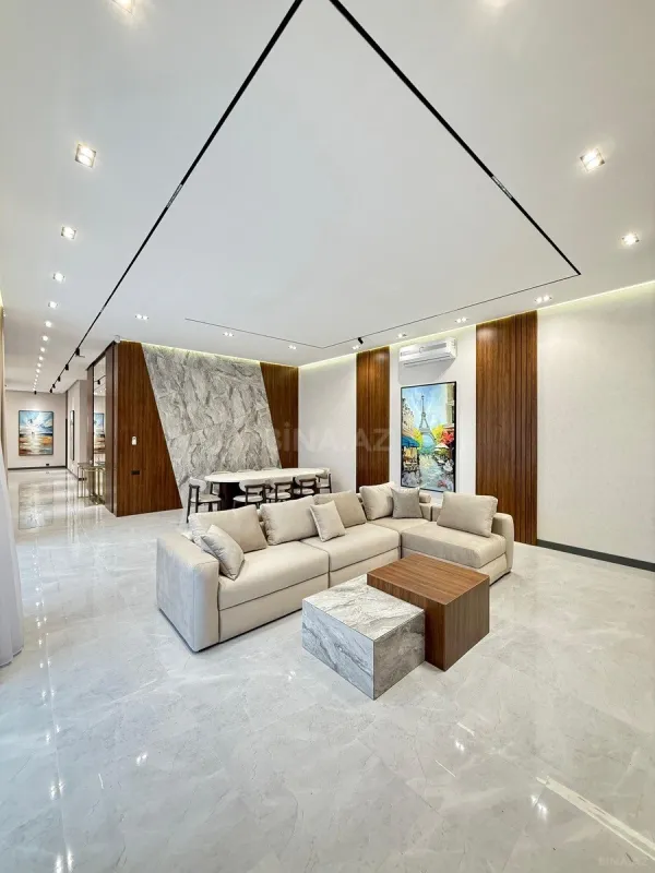 Satılır 5 otaqlı həyət evi 260 m²