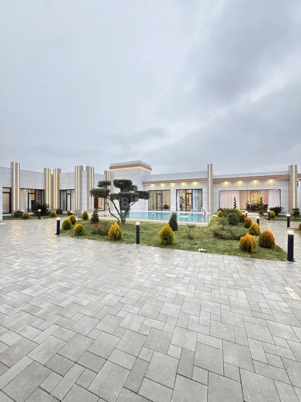 Satılır 5 otaqlı həyət evi 260 m²