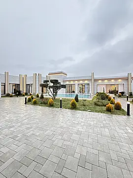 Satılır 5 otaqlı həyət evi 260 m²